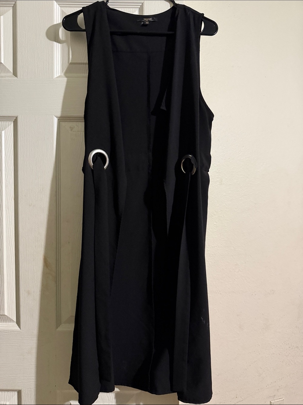 Tresics Black Long Sleeveless Open Vest with Silver Ring Details